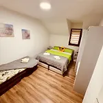 Lola's House 4*