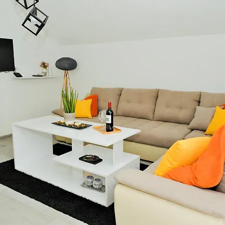 Lola's House 4* Jajce