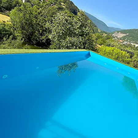 Lola's House 4*