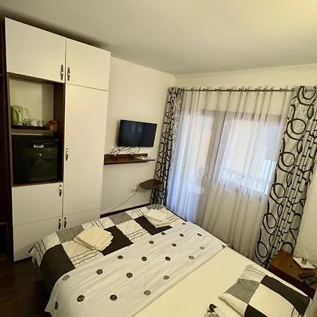 Lola's House 4*